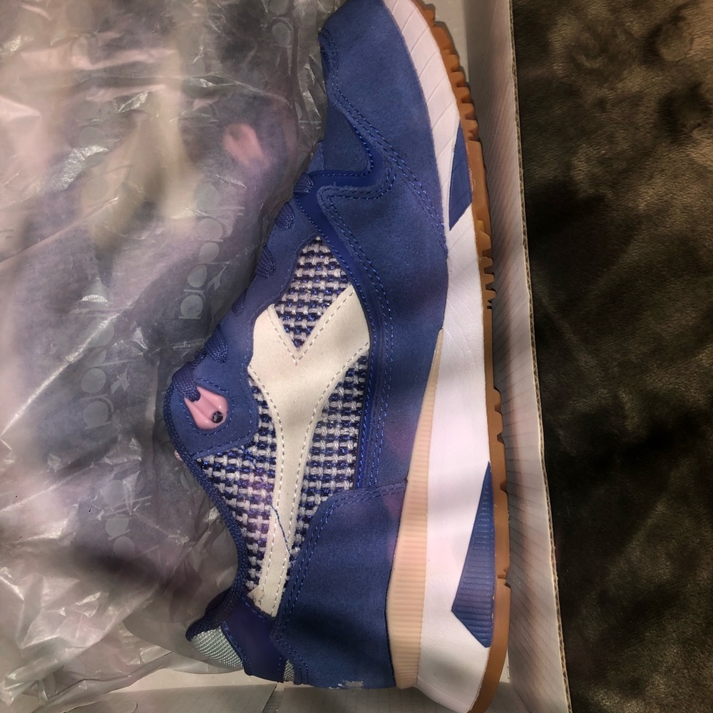 Diadora sneakers. Blue white pink size 6 men